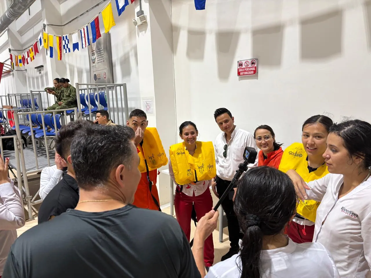 Briefing de seguridad antes de ingresar al agua